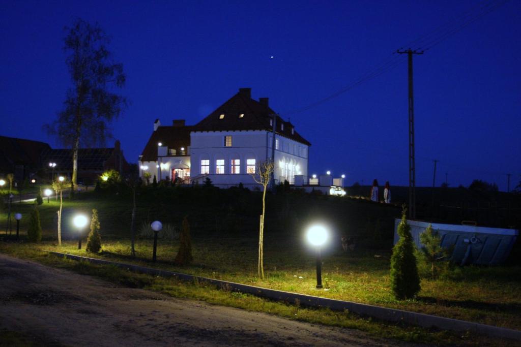 Bed and Breakfast Gosciniec Rycerski à Paprotki Extérieur photo