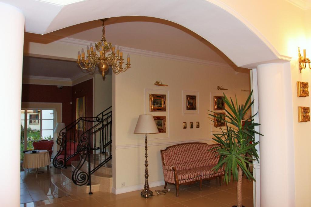 Bed and Breakfast Gosciniec Rycerski à Paprotki Extérieur photo