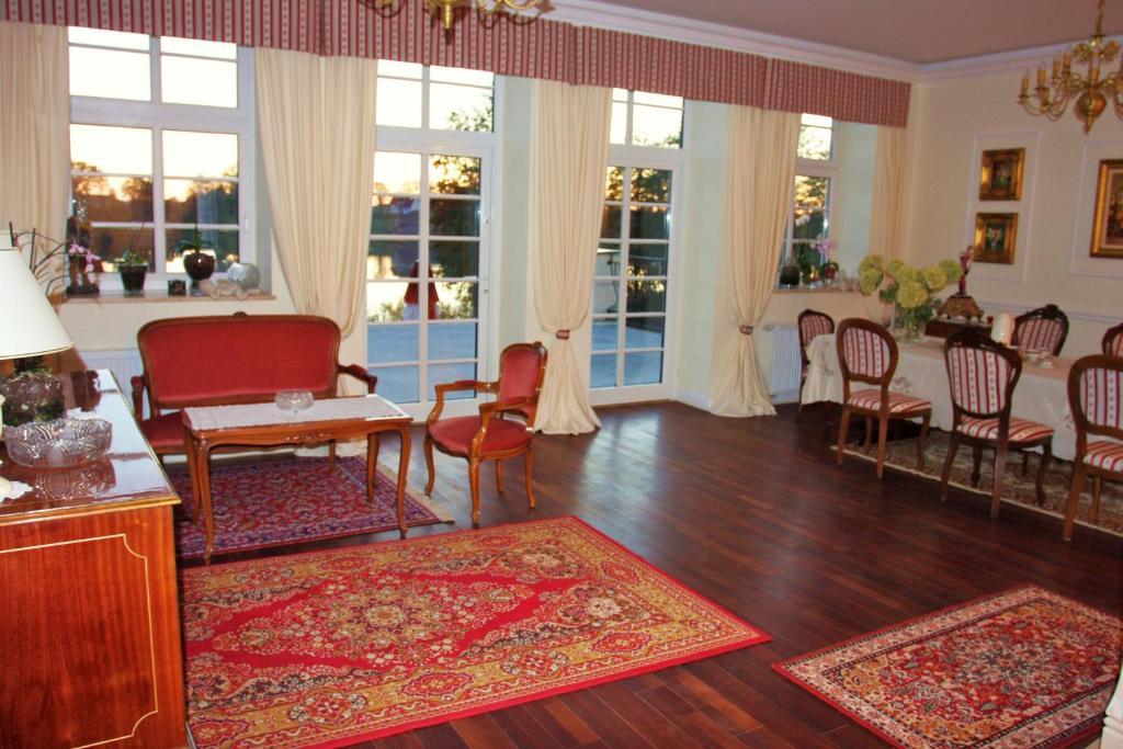 Bed and Breakfast Gosciniec Rycerski à Paprotki Extérieur photo